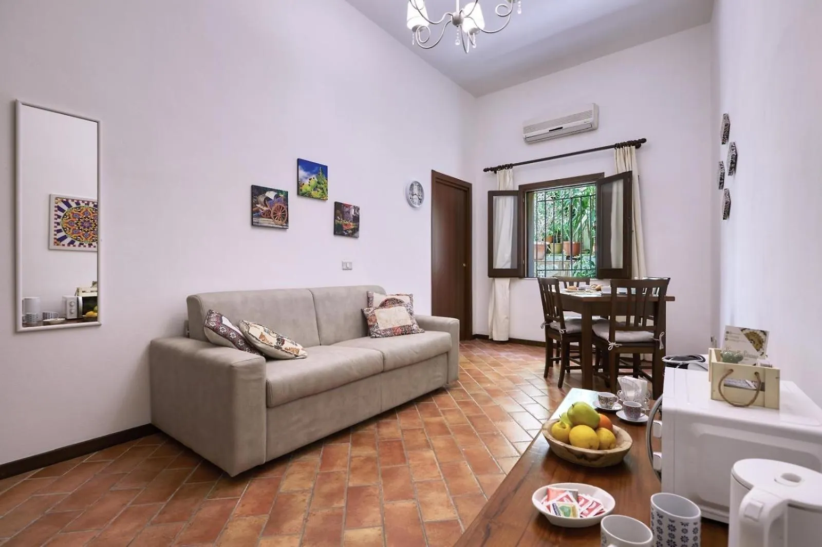 Palermo Centro Storico Sant'Anna Holiday Home 0*,  Italy